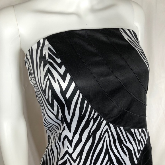Wishes Zebra Print Strapless Body Con - Picture 2 of 8